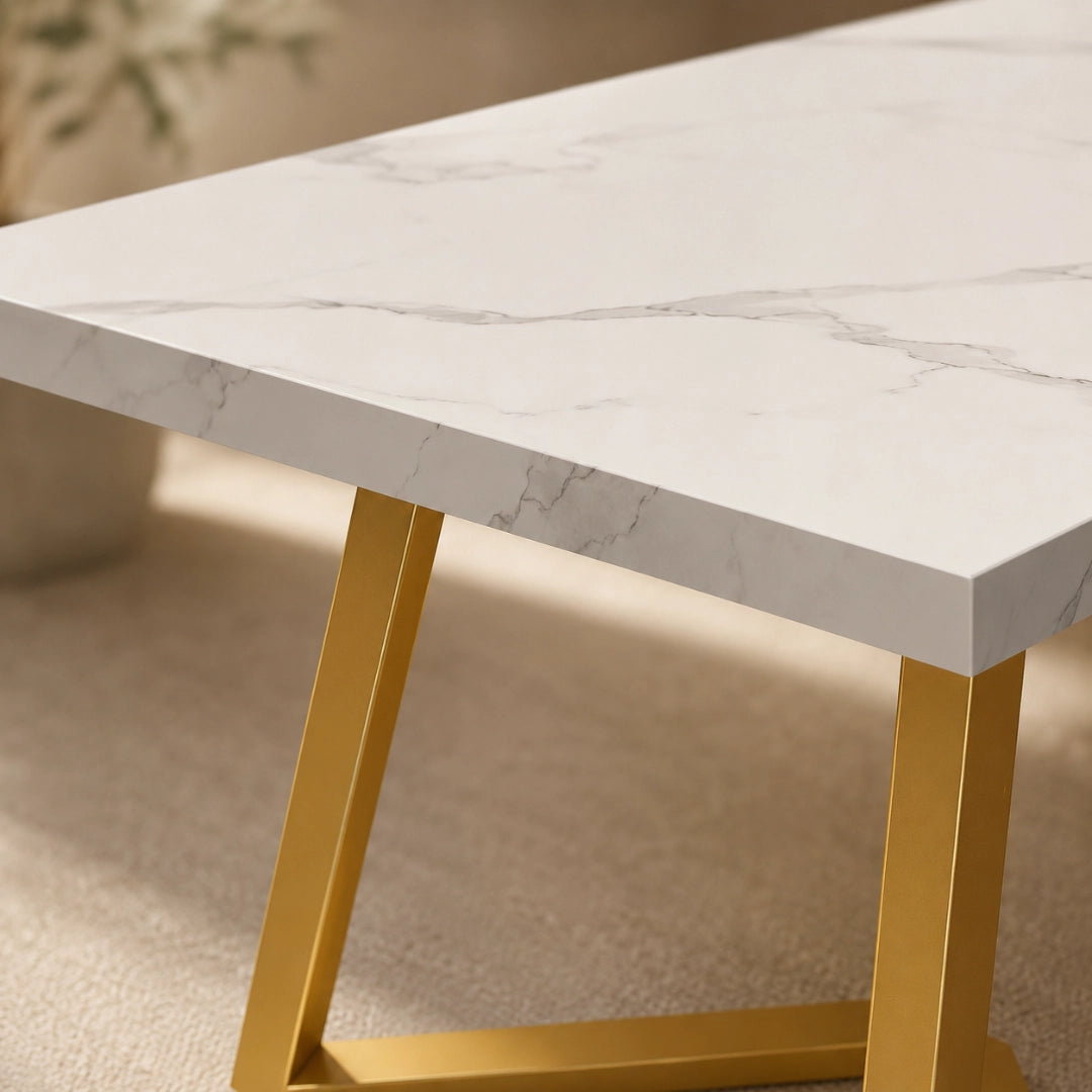 Table Rectangulaire 140 cm Blanc & Or - Plateau Effet Marbre & Pieds Métal Dorés | 6 Personnes